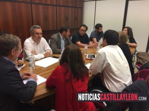 27 de mayo primera reunión de Valladolid Toma La Palabra, PSOE y Sí Se Puede