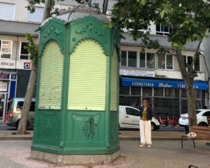 El kiosco del Caño Argales abandonado y vandalizado mientras los vecinos esperan que el Ayuntamiento les abra la puerta